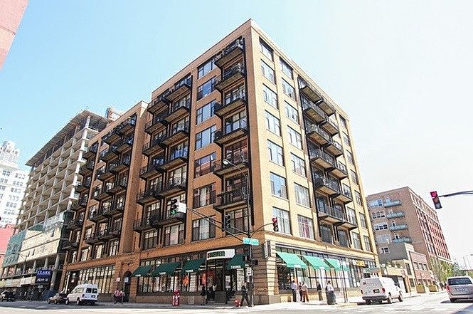 1st image of 626 W Jackson Blvd #6
