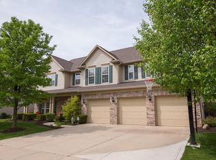10450 Meadow Lake Dr, Fishers, IN 46038