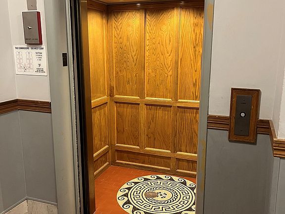 4th image of 550 W Surf St #525C