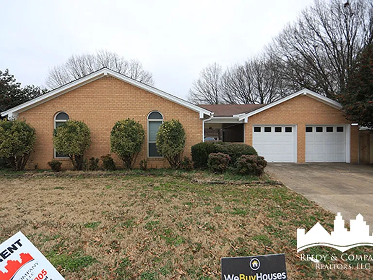 3132 Rosebay Ln — Photo 1