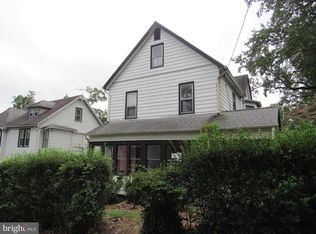 912 Broadway Ave, Secane, PA 19018