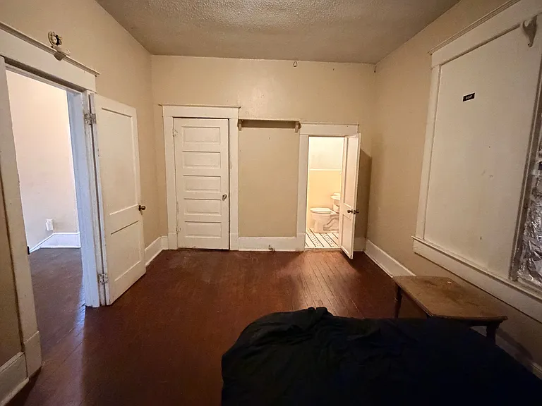 431 College St #B — Photo 4