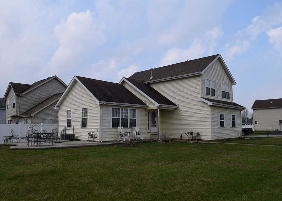 1st image of 900 E Barton Ln
