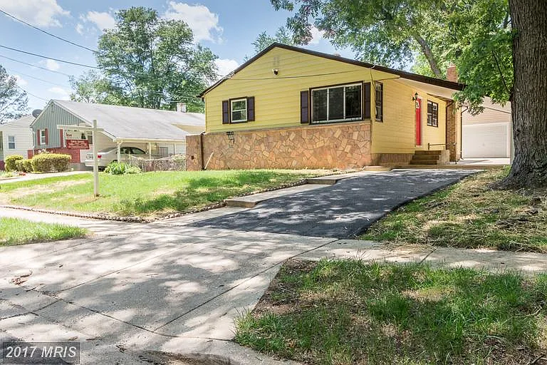 7012 Canyon Dr photo 1