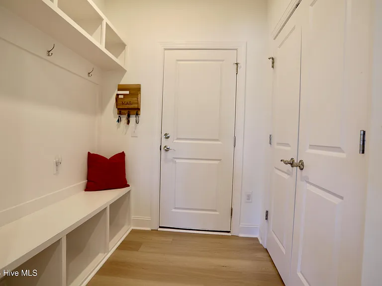100 Falkirk Ct — Photo 19