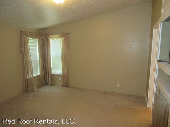 4th image of 5906 212th St E