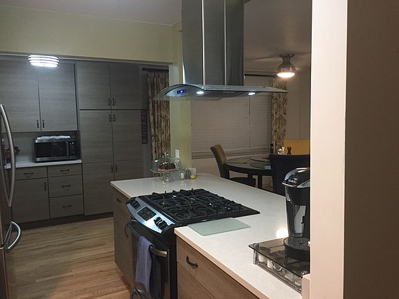 3rd image of 3048 S Holly Pl