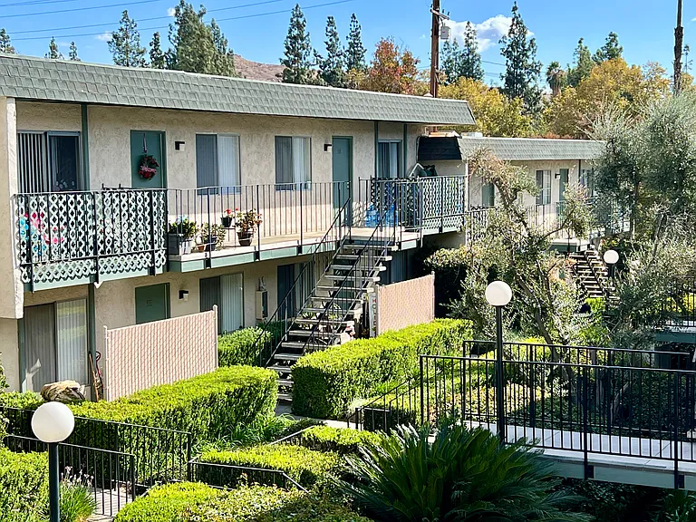 Amber Crest Apartments — Photo 6