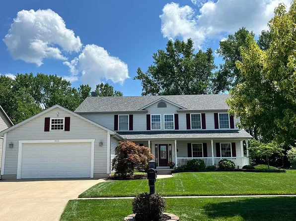 1525 Finch Dr, Bowling Green, OH 43402