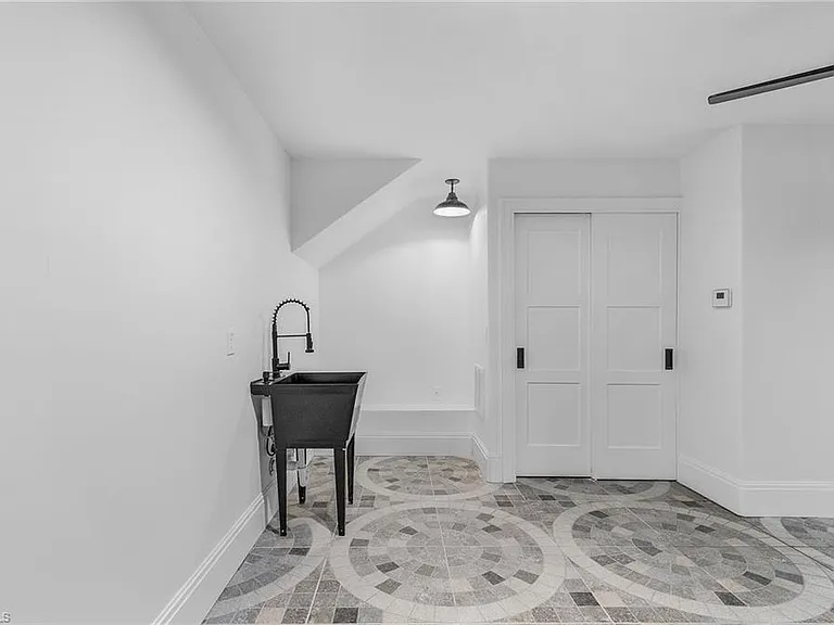 6155 Standing Oaks Ln — Photo 20