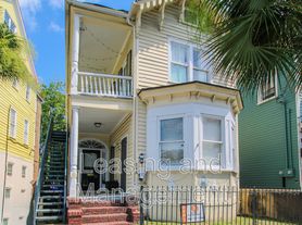 208 Calhoun St