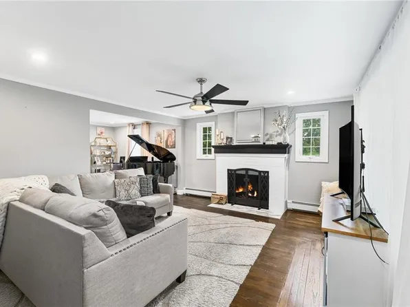 245 Sneech Pond Rd, Cumberland, RI 02864