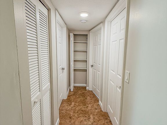 5th image of 2107 SE 3rd St #B