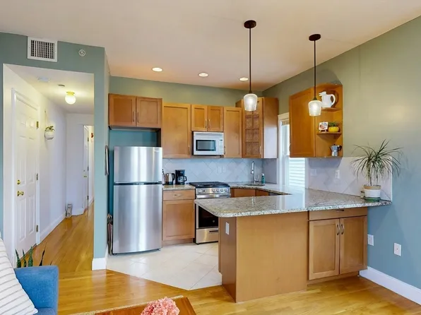 7 Acorn St #2, Malden, MA 02148