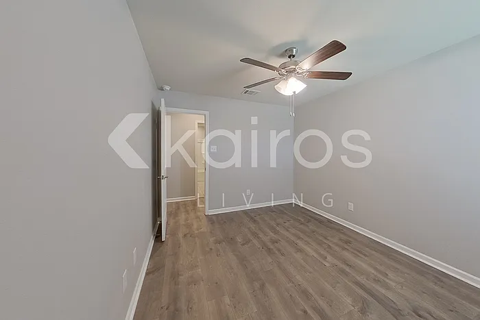 403 Mango Dr — Photo 9