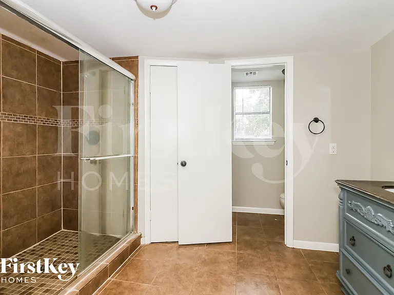 2703 Shady Bayou Ln — Photo 11