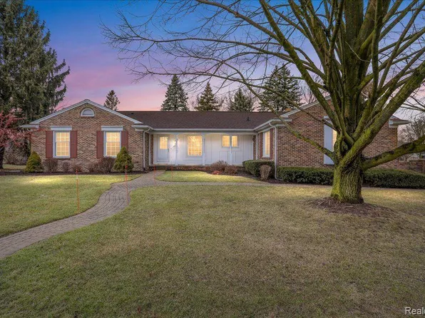 46336 Quail Ridge Dr, Plymouth, MI 48170