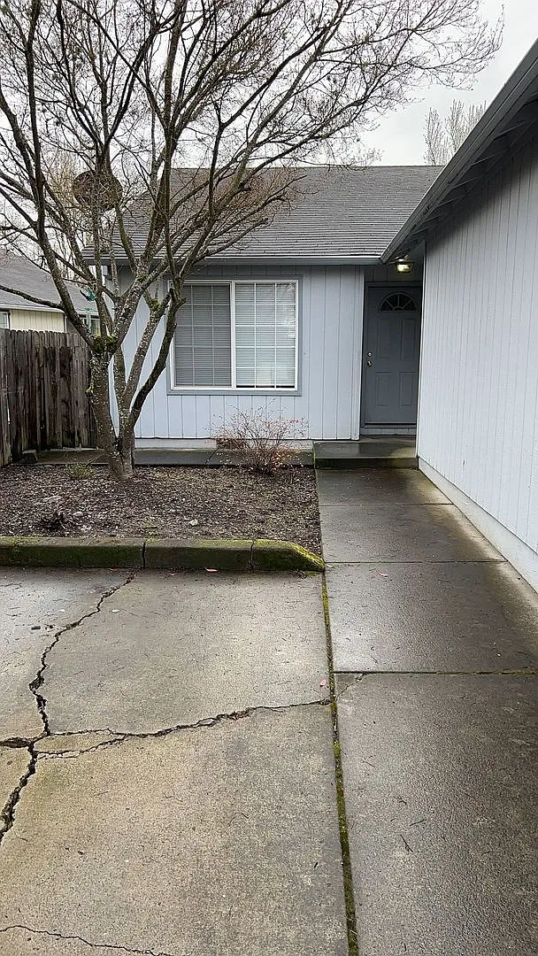 532-2g - 2950 & 2952 Stacie Way — Photo 1