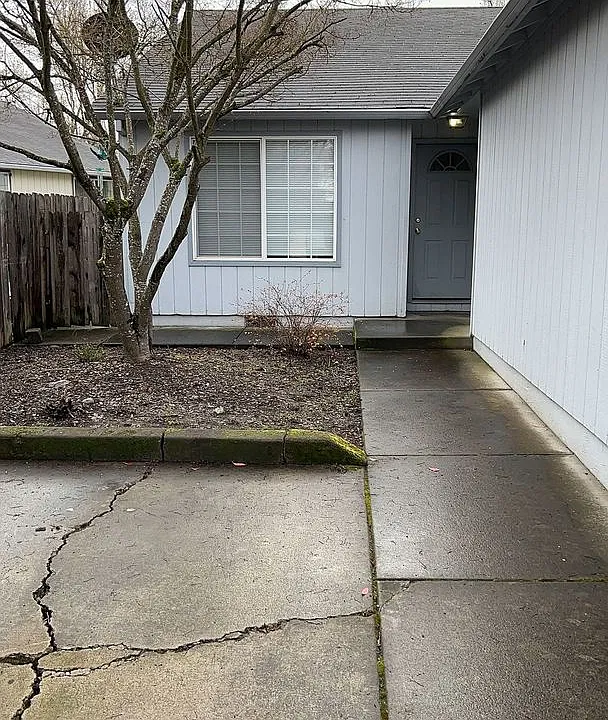 2950 & 2952 Stacie Way
