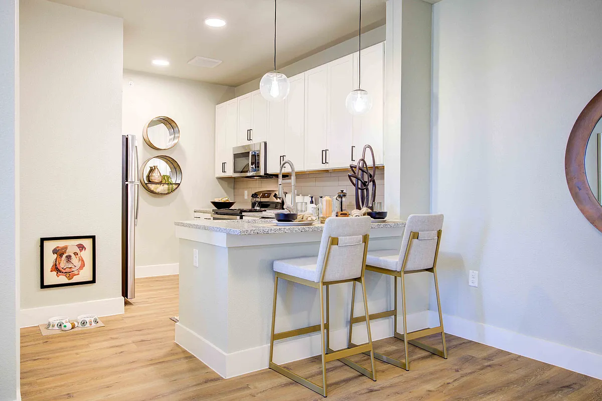Building Photo - Sendero Trace