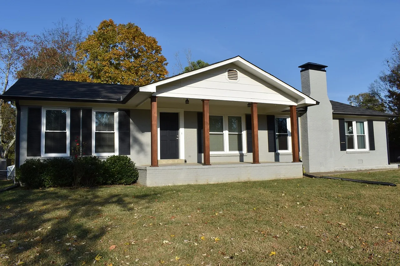 4 bed, 3173 sqft, $3,800 — Photo 1