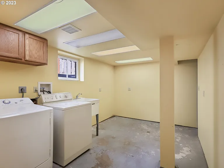 4964 SE 74th Ave — Photo 13