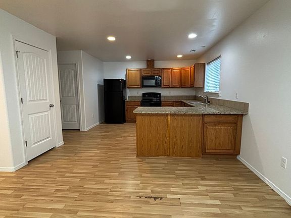 3rd image of 104 E Mizzou Ct APT D