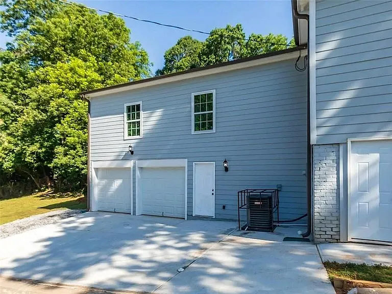 1569 Jonesboro Rd SE — Photo 28