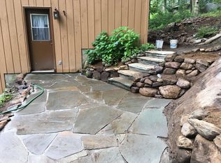 16 Sophia St, Bloomingdale, NJ 07403