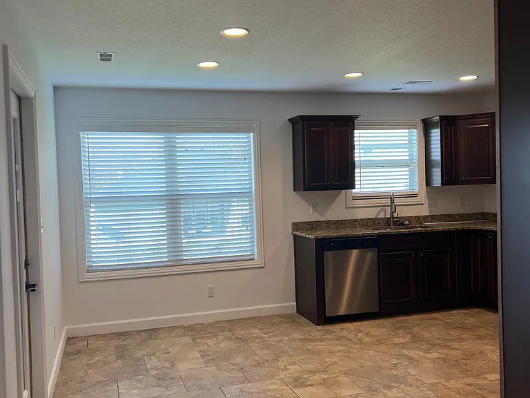 7413 Pemberton Dr — Photo 5