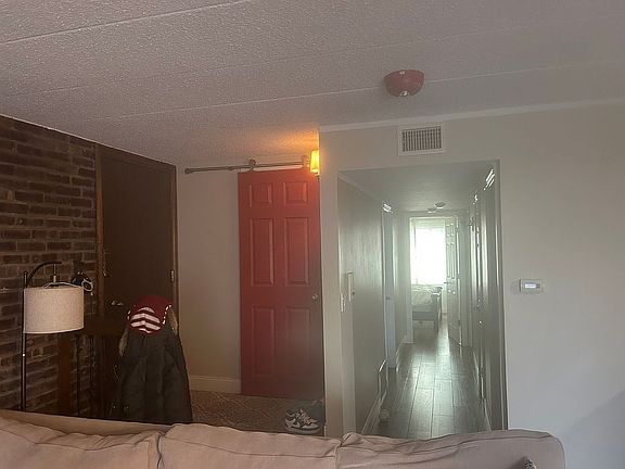 5th image of 61 Pier Dr