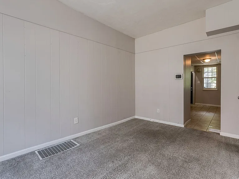 2013 Gregory St S — Photo 10
