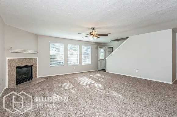 4 bed, 2.5 bath, 2300 sqft, $2,235 — Photo 3