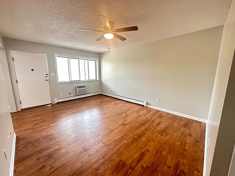 Mead Apartments — Photo 10