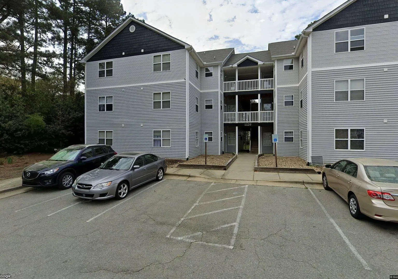 Room in 4 Bedroom Home in Raleigh — Photo 1