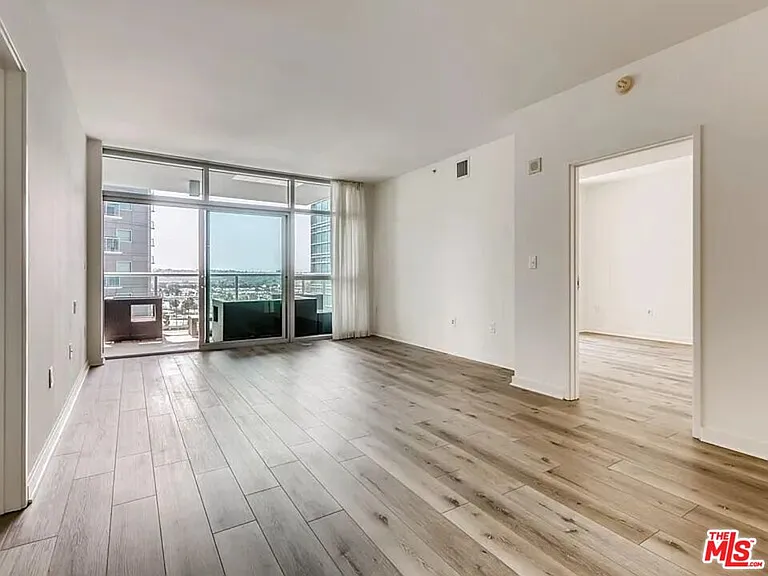 13700 Marina Pointe Dr #1225 — Photo 15