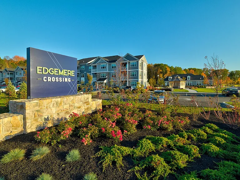 Edgemere Crossing — Photo 42