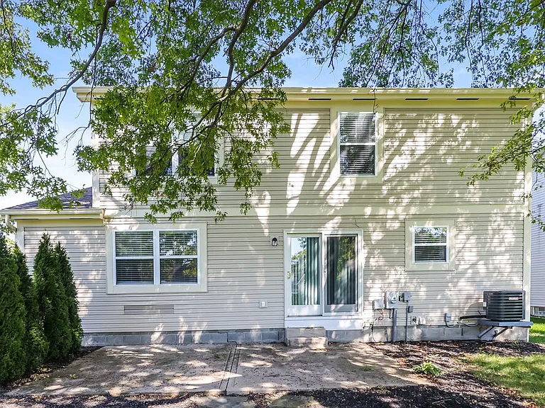 448 Springwood Lake Dr — Photo 18