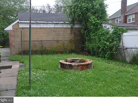 5th image of 1716 Chestnut St