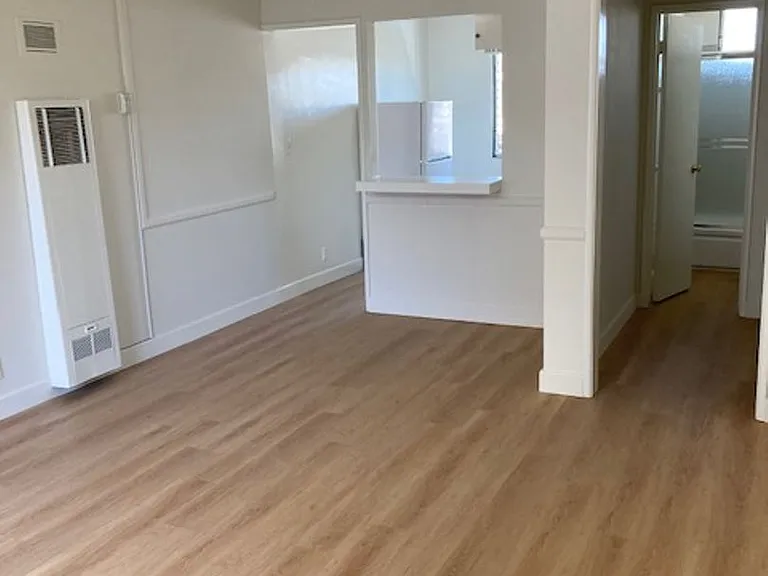 10777 Rose Ave — Photo 4