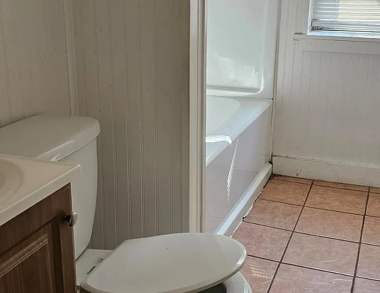104-106 Beech St #1R — Photo 12