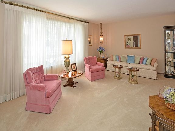 3rd image of 24613 Meadow Ln