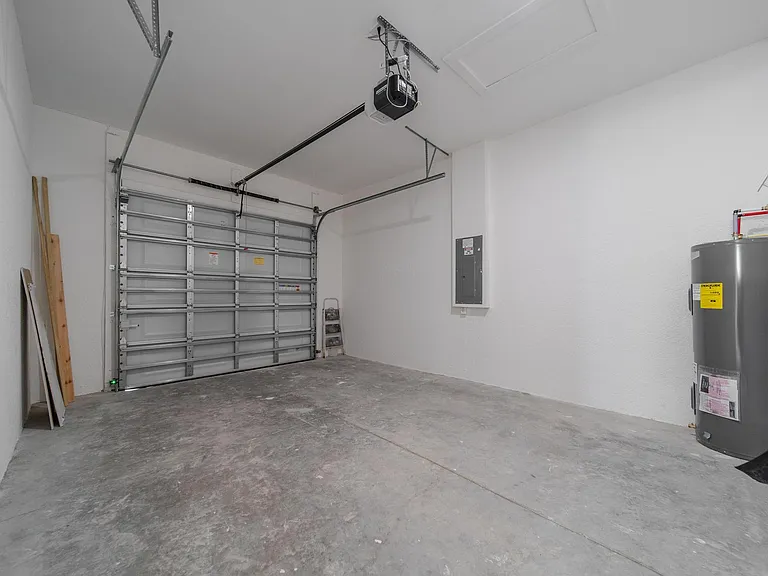 541 Ladd St — Photo 15