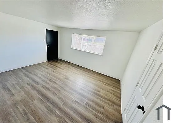 2 bed, 800 sqft, $1,695 — Photo 3
