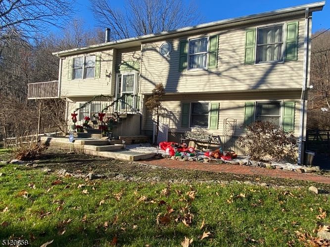 1st image of 7 Zinnia Dr