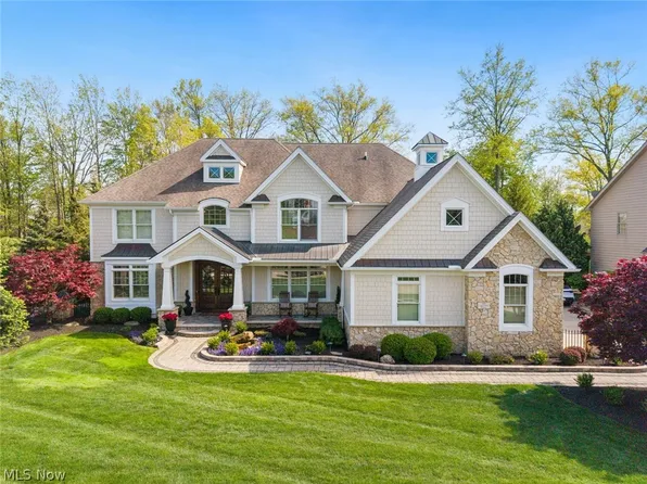 32461 Legacy Pointe Pkwy, Avon Lake, OH 44012