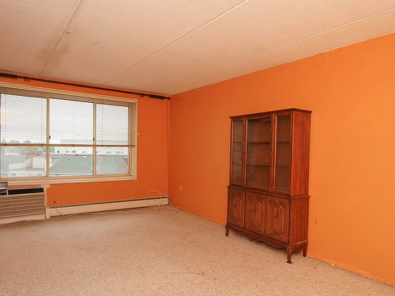 5th image of 135 Post Ave APT 1I