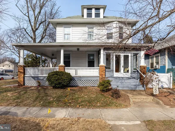 300 Vine St, Delanco, NJ 08075