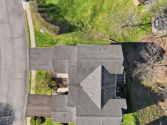 5th image of 101 Westminster Dr
