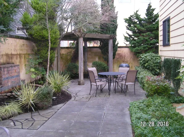 Paradise Apartments, 2252 NW 62nd St APT 4, Seattle, WA 98107